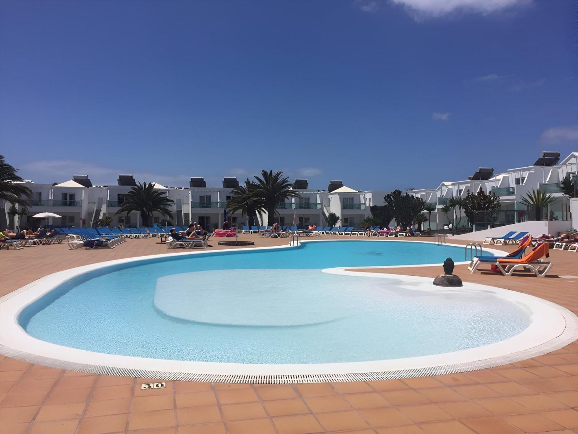 Hotel Plaza Palmeras Puerto del Carmen  Exterior photo